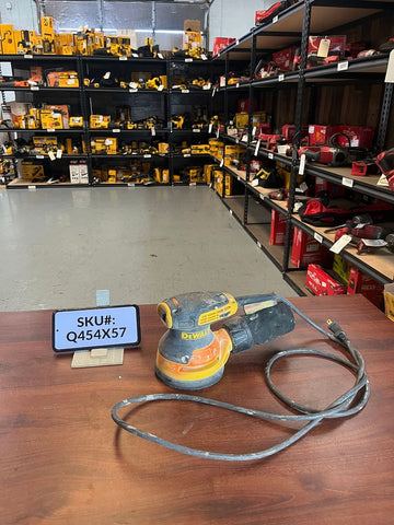 USED Dewalt 3 Amp Corded 5 in. Variable Speed Random Orbital Sander