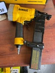 USED Dewalt Pneumatic 16-Gauge 1 in. Crown Lathing Stapler DW451S2 Q463X10