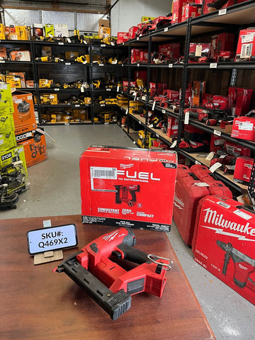 USED Milwaukee M18 FUEL 18V 18-Gauge 1/4 in. Narrow Crown Stapler (Tool Only) 2749-20