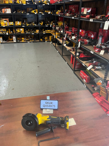 USED Dewalt 20V FLEXVOLT ADVANTAGE 4.5 - 5 in. Paddle Switch Angle Grinder (Tool Only)